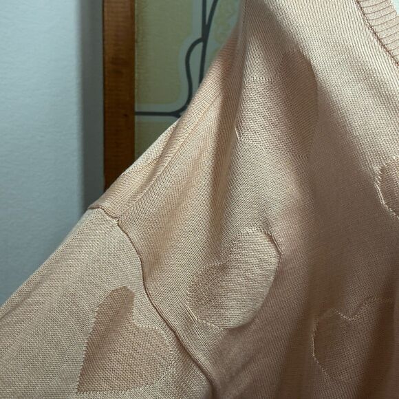 Torrid Jacquard Blush Pink V-Neck Heart Pull Over Sweater Hi Lo Hem Plus Size 1X - Picture 11 of 16